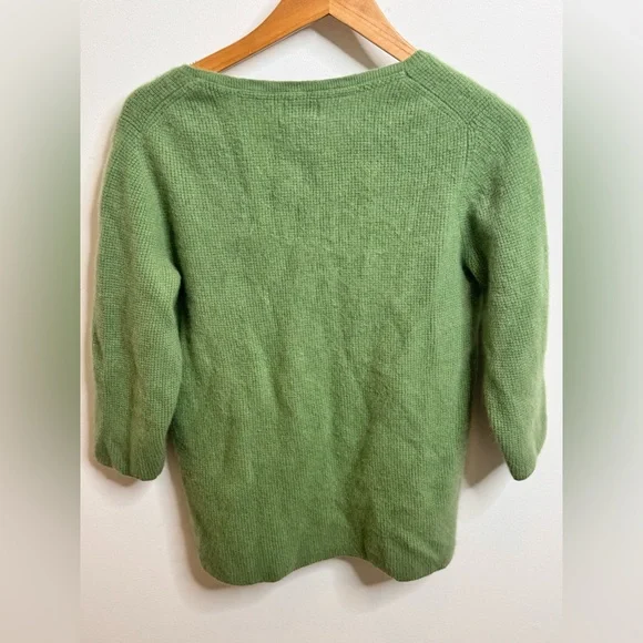 L.L. Bean Cashmere 100% Women's Green  Sweater - Picture 4 of 4